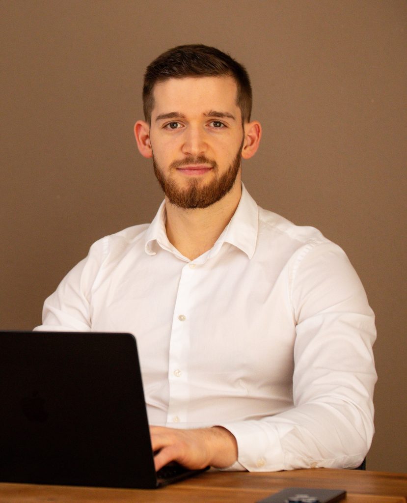 Verlag finden und Buch veröffentlichen.